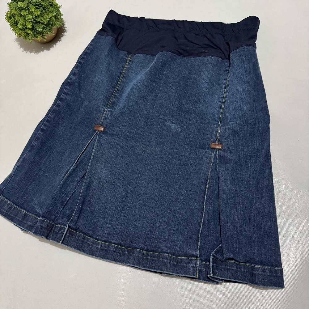 GAP Dark Wash Denim Jean Pleated Knee Length Maternity Skirt Size 10 Summer